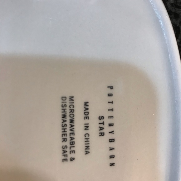 6 sets of Pottery Barn stars pinch salt & pepper with small oval plate - Picture 3 of 7